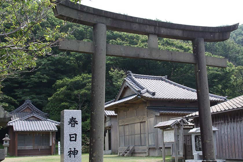 佐渡で初めて神事能が奉納された神社です。