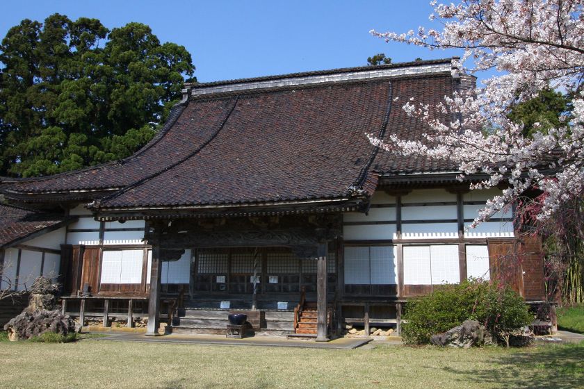 何度かの火災を経た本堂は1904年に再建されて今日に至ります。