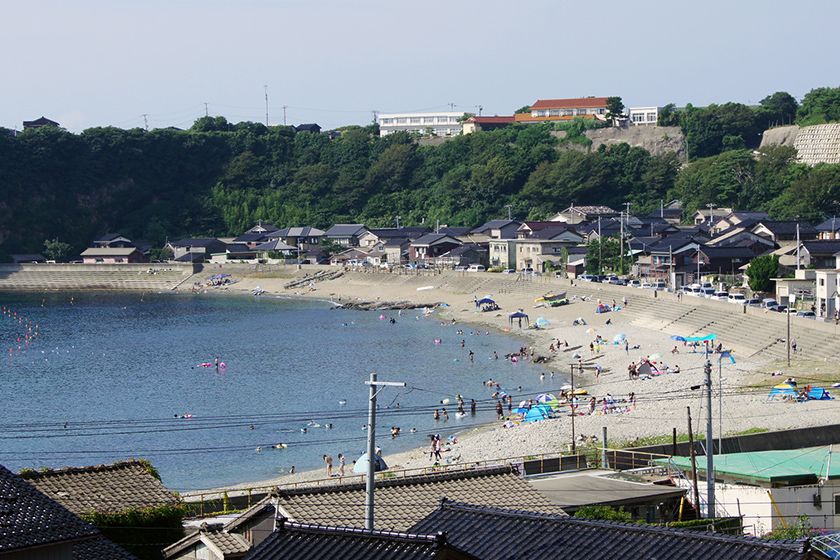 静かな入り江の海水浴場です。