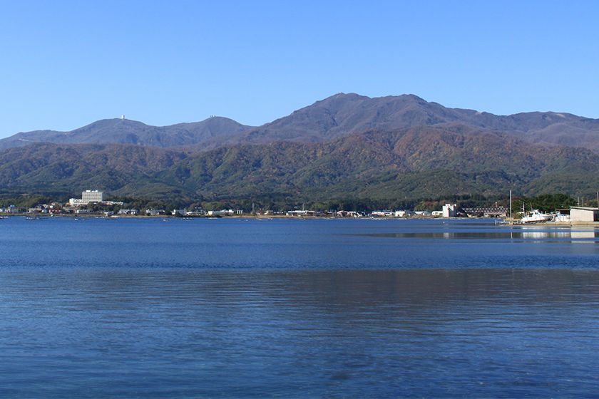 加茂湖の秋景色。