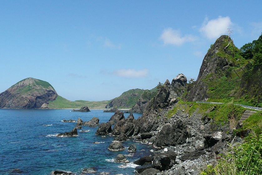 外海府の海に向かって突き出しています。