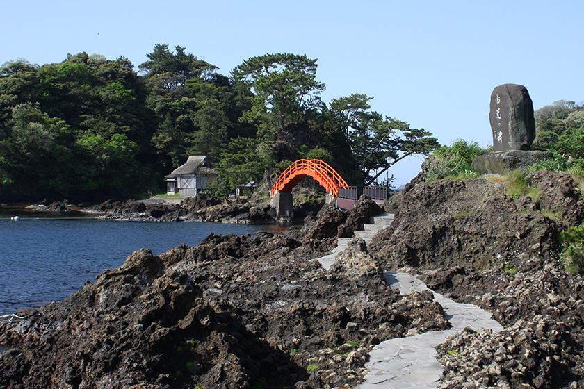 矢島 経島 新潟の観光スポット 公式 新潟県のおすすめ観光 旅行情報 にいがた観光ナビ