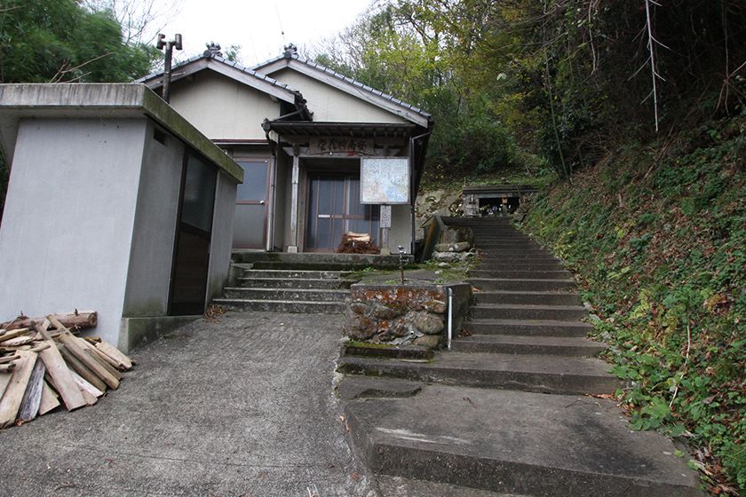 目洗い地蔵に向かう遊歩道。