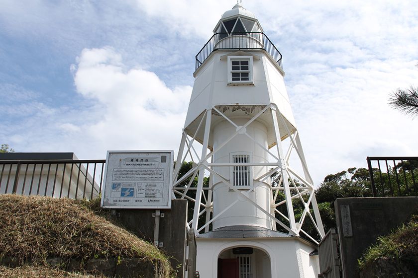 日本最古の現役鉄製灯台です。