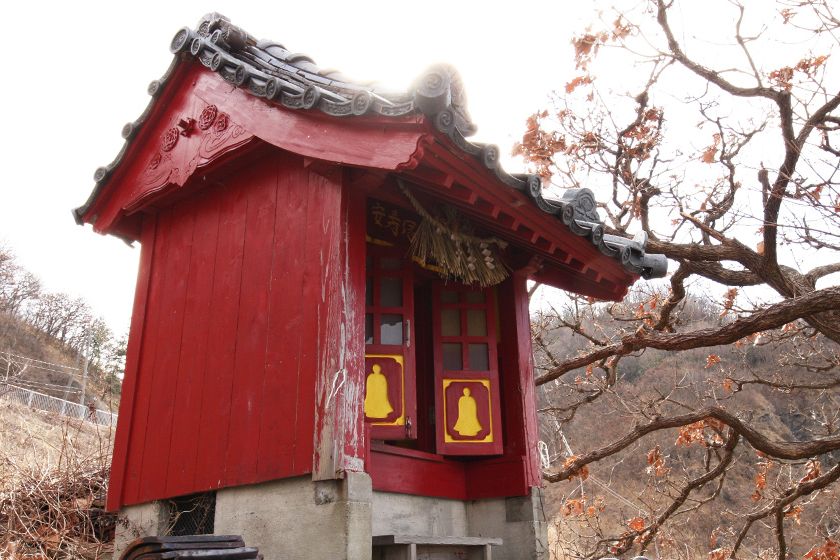 安寿塚の祠