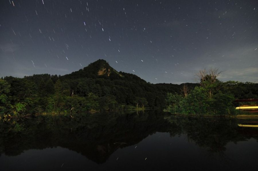 夜には満点の星空を見上げて