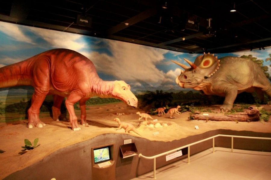 実物大の恐竜が動き出す親子恐竜マイアサウラ劇場