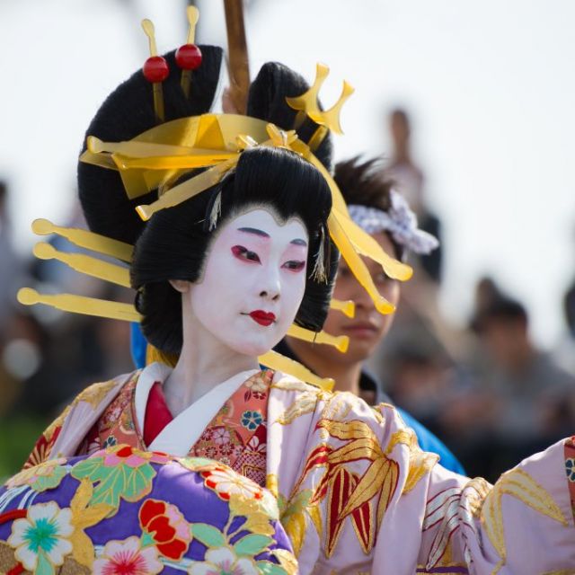 つばめ桜まつり 分水おいらん道中