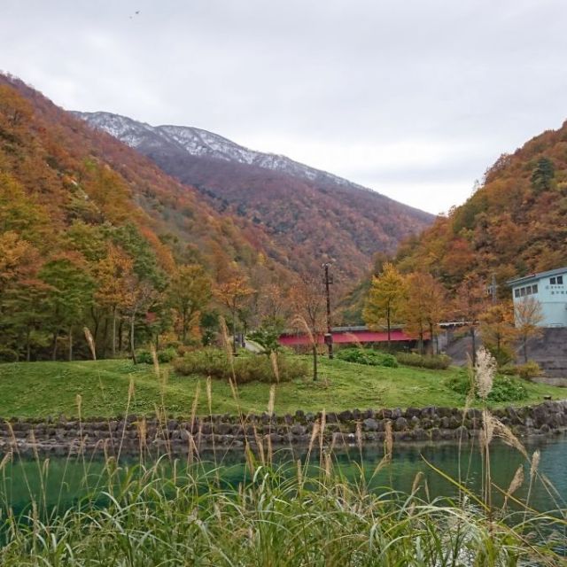 三国川ダムしゃくなげ湖