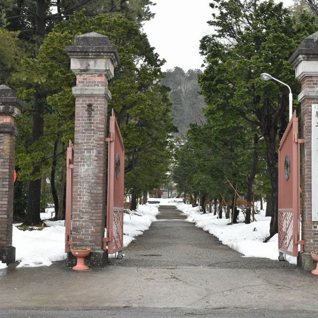 加茂農林高校（門、洋灯室）