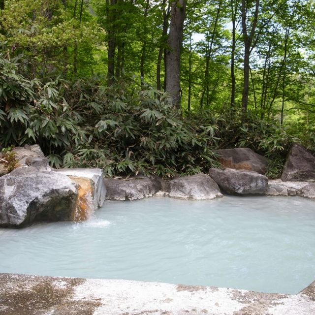 燕温泉「黄金の湯」「河原の湯」