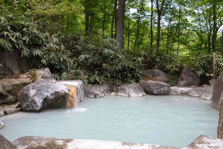 燕温泉「黄金の湯」「河原の湯」