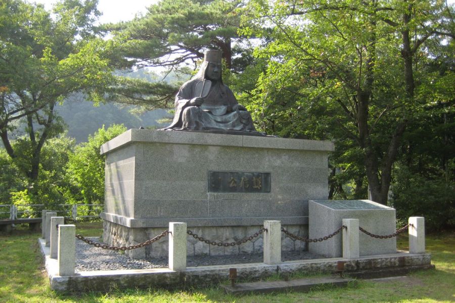 秋葉公園 謙信公銅像 秋葉神社 奥の院 新潟の観光スポット 公式 新潟県のおすすめ観光 旅行情報 にいがた観光ナビ