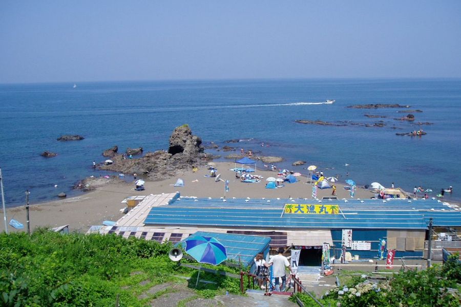 薬師堂海水浴場 新潟の観光スポット 公式 新潟県のおすすめ観光 旅行情報 にいがた観光ナビ