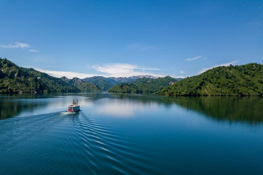 奥只見湖遊覧船