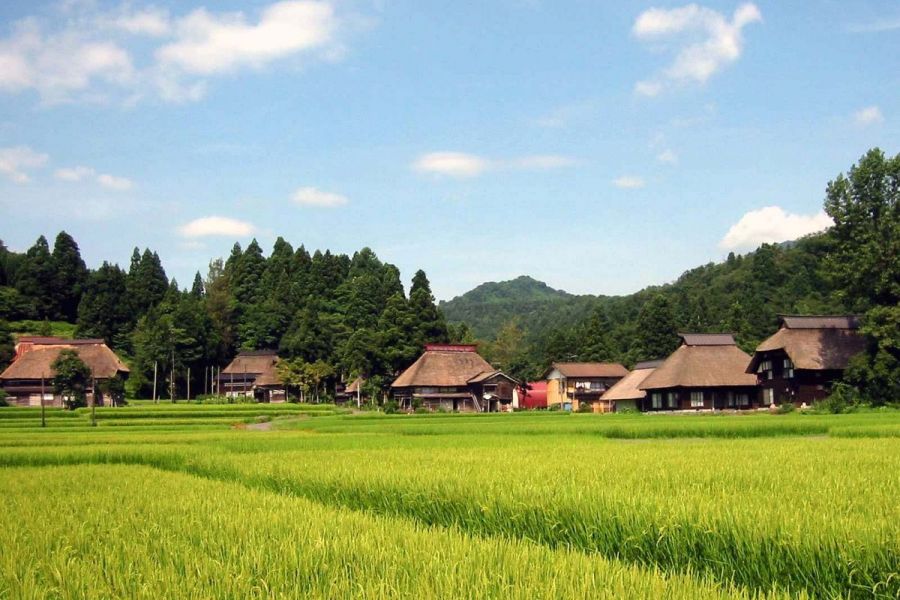 荻ノ島かやぶきの里