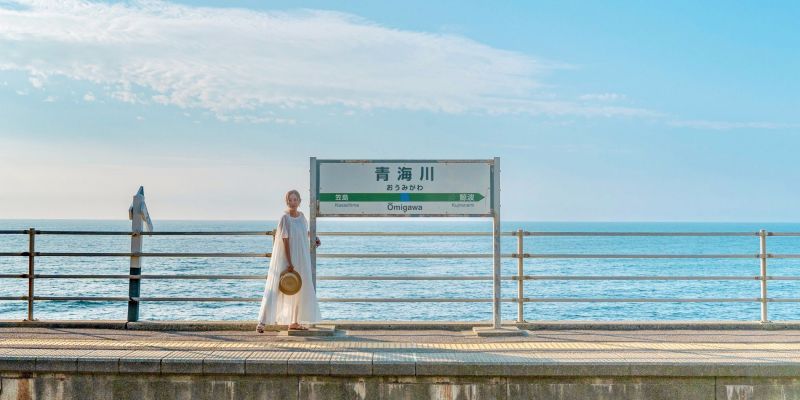 海に一番近い駅「青海川駅」