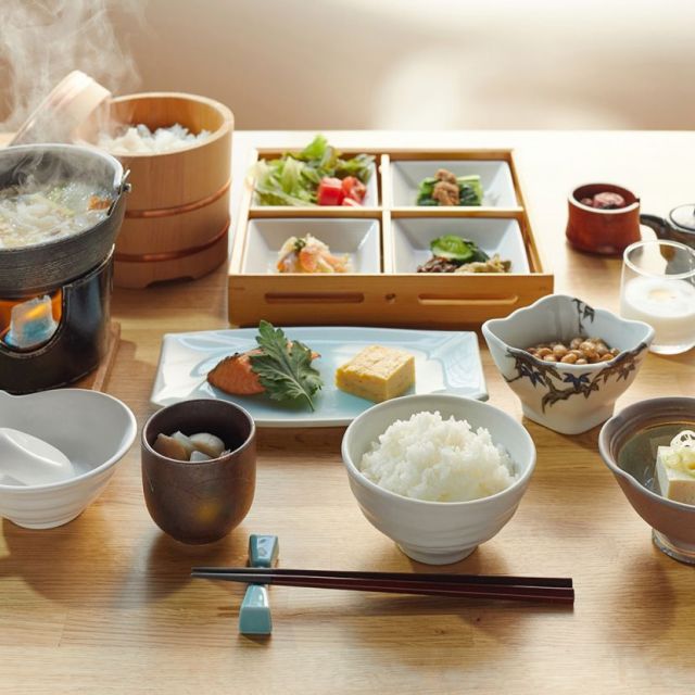 朝食