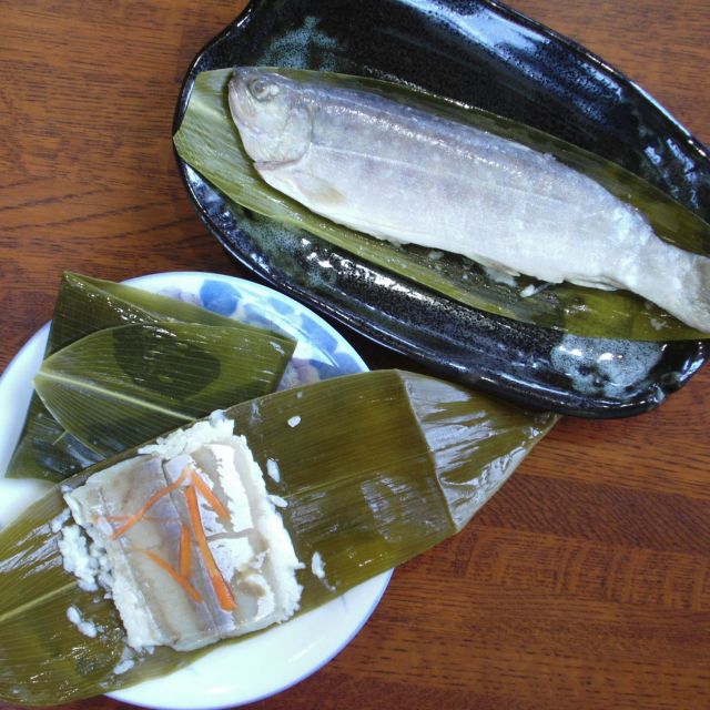 ホッケ押し鮨310円・岩魚押し鮨830円