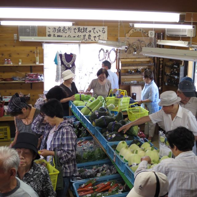 栃尾産の安全安心な野菜が勢揃い