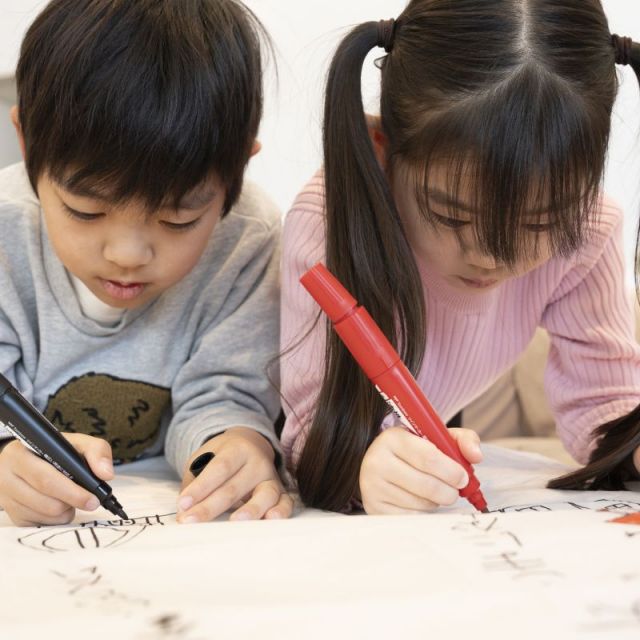 願いごとを空とぶランタンに書きます