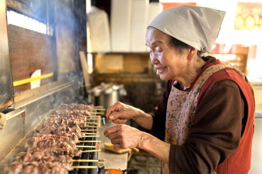 国産焼鳥が100円？！全国テレビ放送で話題、新潟B級グルメの名店「やきとりほしの」／新潟市