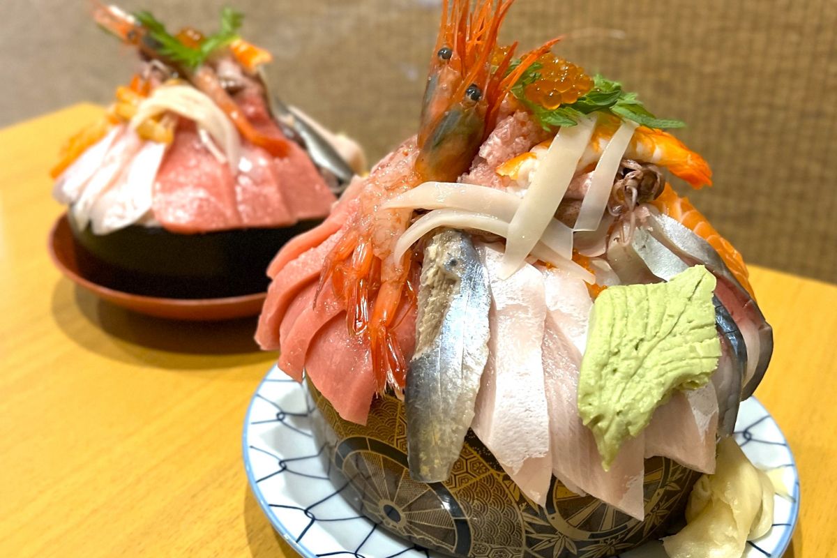新潟の寿司屋が本気をだしたら…ほぼ原価の海鮮丼があらわれた!! 「大漁寿司 見附店」／見附市