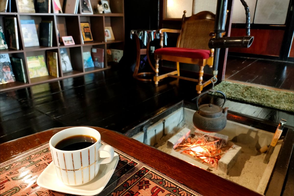 古民家カフェの童話空間で大人も楽しめる人形劇や紙芝居を！「童話café」／新発田市