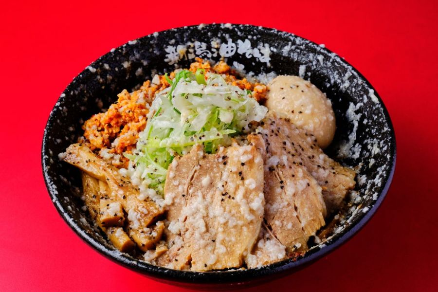 背徳感MAX！背脂が降り積もる「モジャ」の超濃厚油そば／新潟市