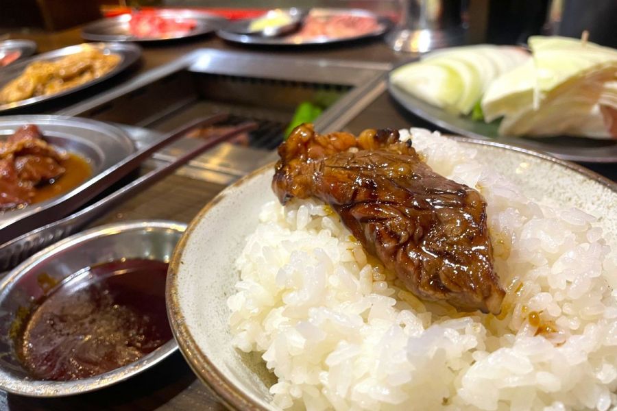 安くておいしいと人気の大衆焼肉きらくで人気のお肉ベスト5を食べてみた！／見附市