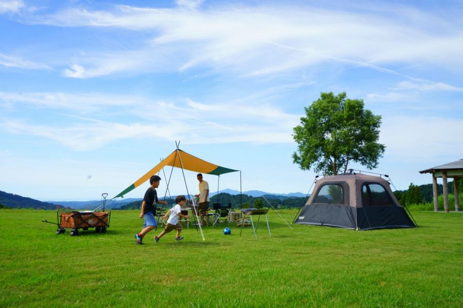 涼しい⁉スキー場で夏キャンプ！キューピットバレイのロッジとキャンプ場に宿泊／上越市
