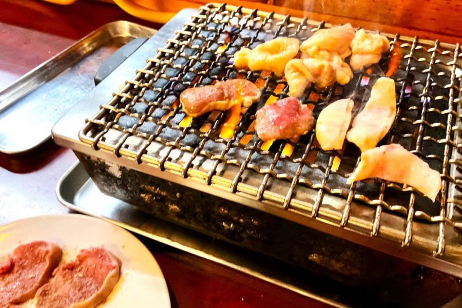 新米 魚沼コシヒカリとの相性バツグン！生モツ焼き、もう食べた？「魚沼ミート」「やまに」「美の屋」／魚沼市