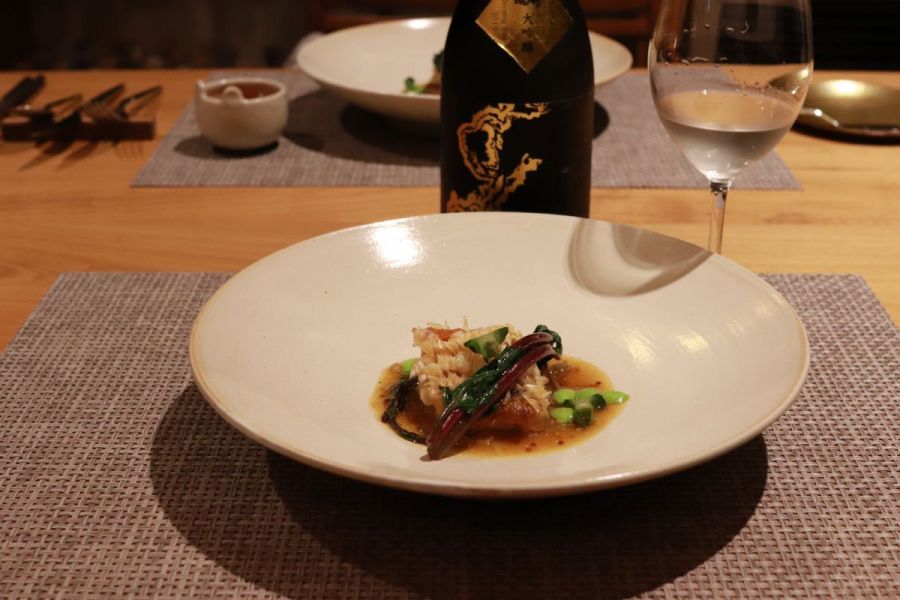 「酒の宿玉城屋」で味わう極上の温泉とフレンチ×新潟プレミアム日本酒ペアリング／十日町