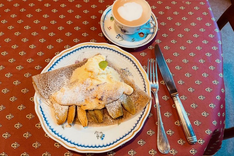 【旬の新潟素材×絶品ガレット】「Creperie cafe Hanasaku」でフランスのアンティーク雑貨とともに、華やかなひと皿を楽しむ／新潟市