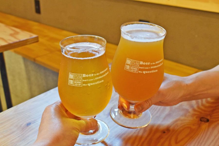 サクッとコロッケ、ぐいっとクラフトビール。まち歩きを楽しむ／湯沢町
