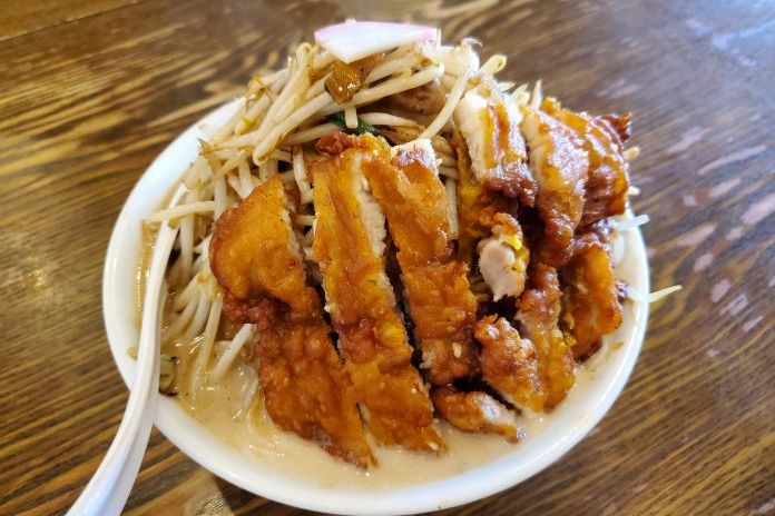 ボリューム満点の野菜と唐揚げでお腹いっぱい/新潟市