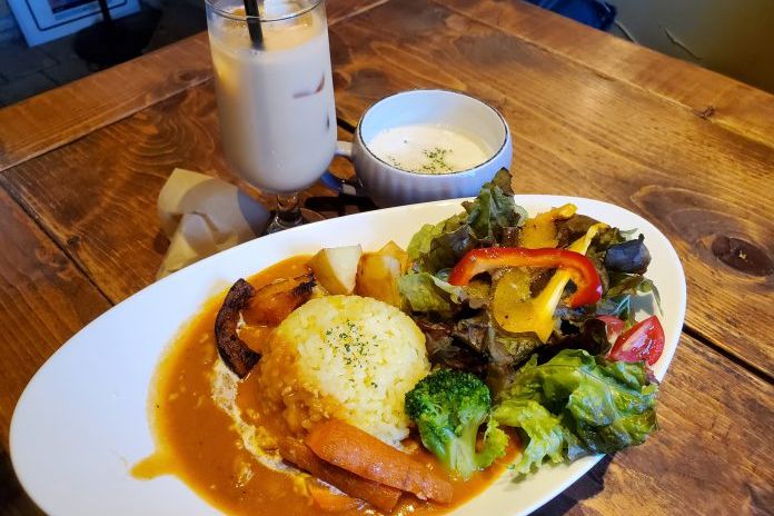 海岸沿いのカフェで心と身体にやさしい美メニューを食べたい／新潟市