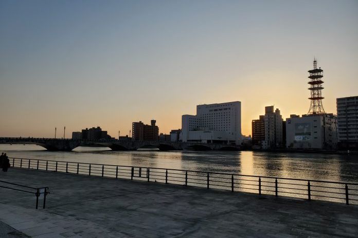 お散歩と日光浴に万代テラスはいかが？／新潟市