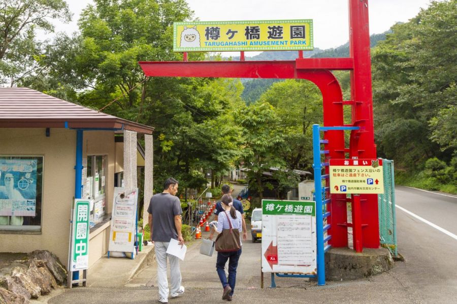 県内最多種類の動物がいる遊園と大観音で秋の行楽を堪能／胎内市