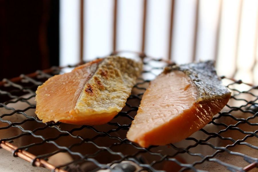 村上の鮭料理を由緒ある元旅籠で味わう「千年鮭 井筒屋」／村上市