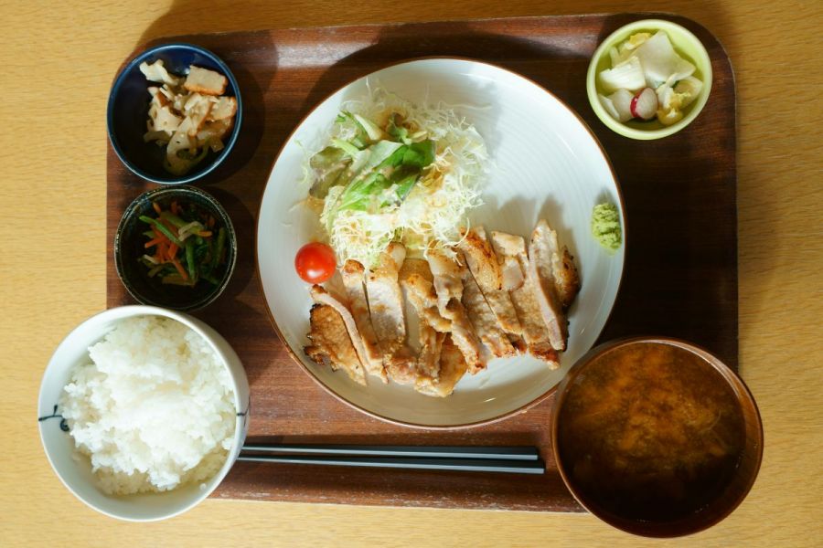 ちょっとかわった天然の冷蔵庫を見に!八海山雪室見学と酒蔵の社員食堂めぐり／南魚沼市