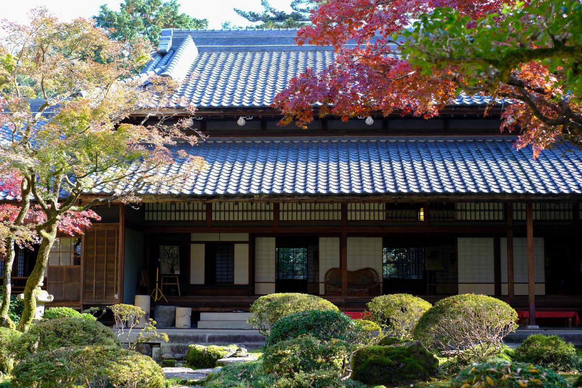 日本庭園と家屋のコラボレーションを楽しむ、越後豪農の館「椿寿荘」／田上町