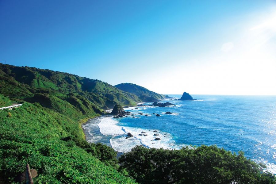 海に囲まれた小さな島には、人と自然が織りなす魅力があふれていた／粟島浦村