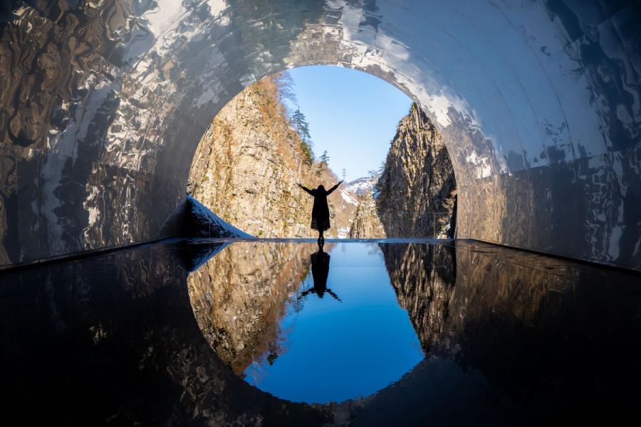 自然とアートの共演！絶景！冬の清津峡渓谷トンネル／十日町市