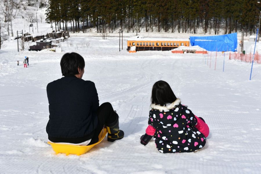 冬を楽しもう！！その１～雪で遊ぼう！「冬鳥越スキーガーデン」／加茂市