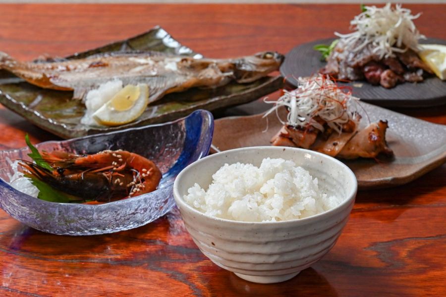 かまどで炊くご飯が主役。ご飯をおいしく食べるための料理たち「竃-kamado-」／新潟市
