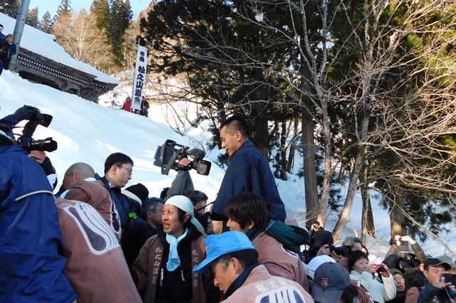 越後の奇祭・むこ投げすみ塗に参加してみた／十日町市