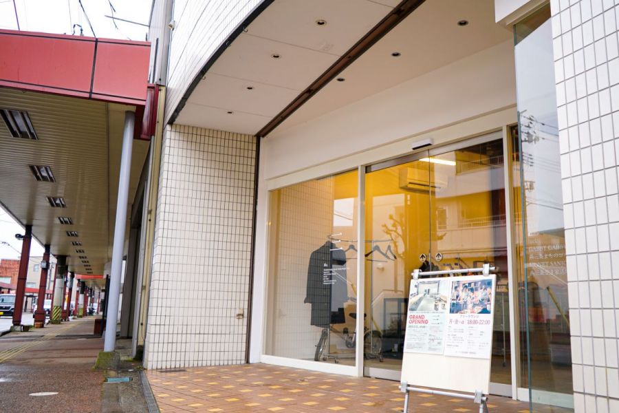 地元も観光者も主人公になれる。商店街で空き家をリノベした複合施設 <三-Me.（ミー）> ／三条市