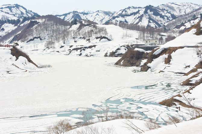 まるで流氷 魚沼で 雪流れ が始まりました 魚沼市 新潟県観光協会公式ブログ たびきち 公式 新潟県のおすすめ観光 旅行情報 にいがた観光ナビ