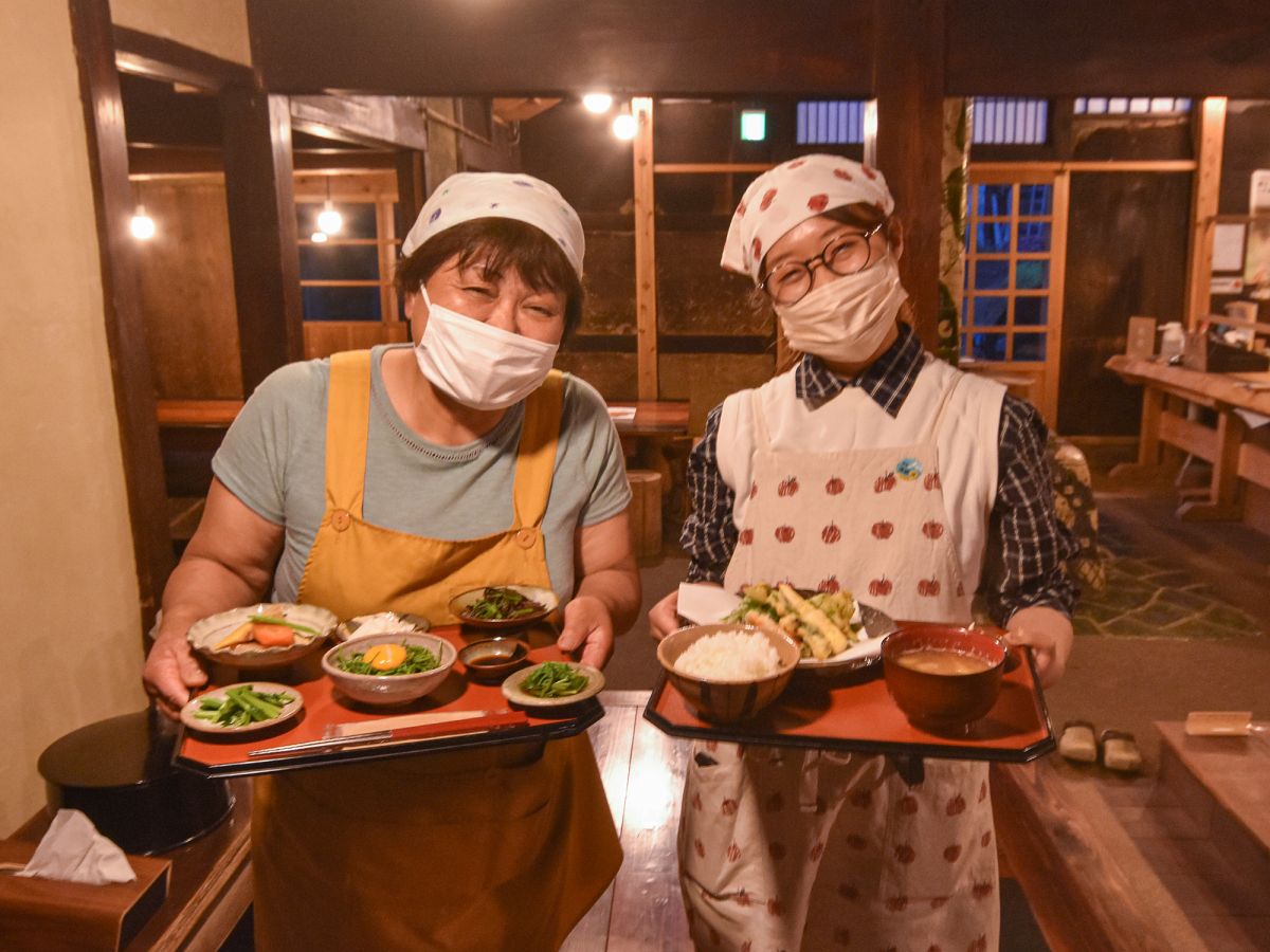闇窯 しずこ 太宰治「むかしの亡者」ならびに掲載誌『かむろ』 をめぐる一考察